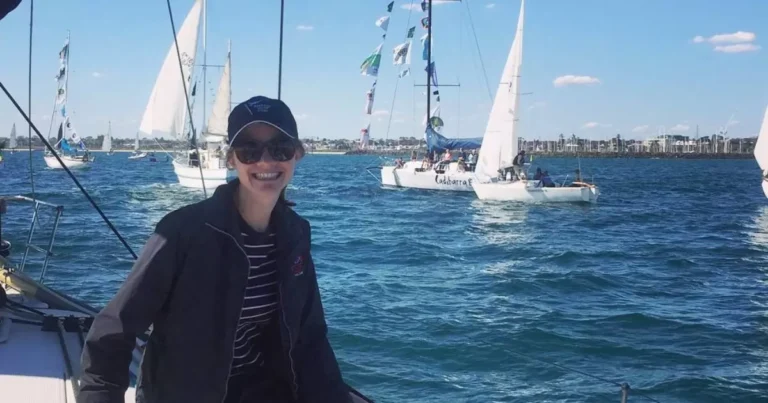 Jessica Watson, la persona más joven en navegar alrededor del mundo.